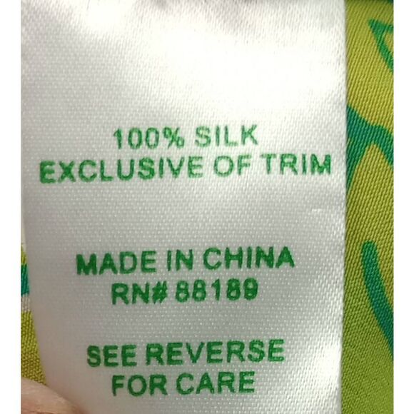 Lilly Pulitzer long sleeved 100% silk blouse. Size XS ( measures larger) - Picture 5 of 5